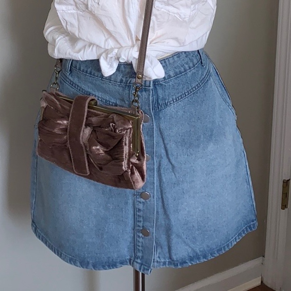 6/$28❗️ Denim mini skirt - Picture 4 of 9